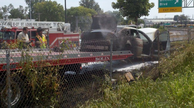 Police pursuit ends in crash, car fire on I-70 in St. Louis