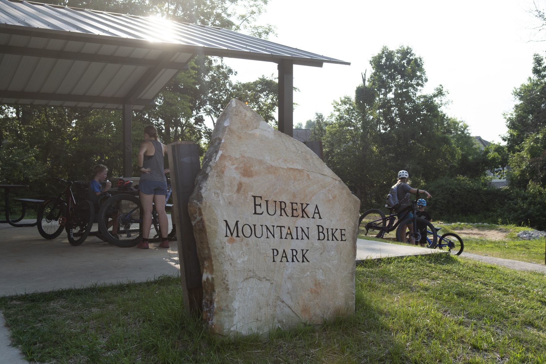 Eureka mountain bike online shed