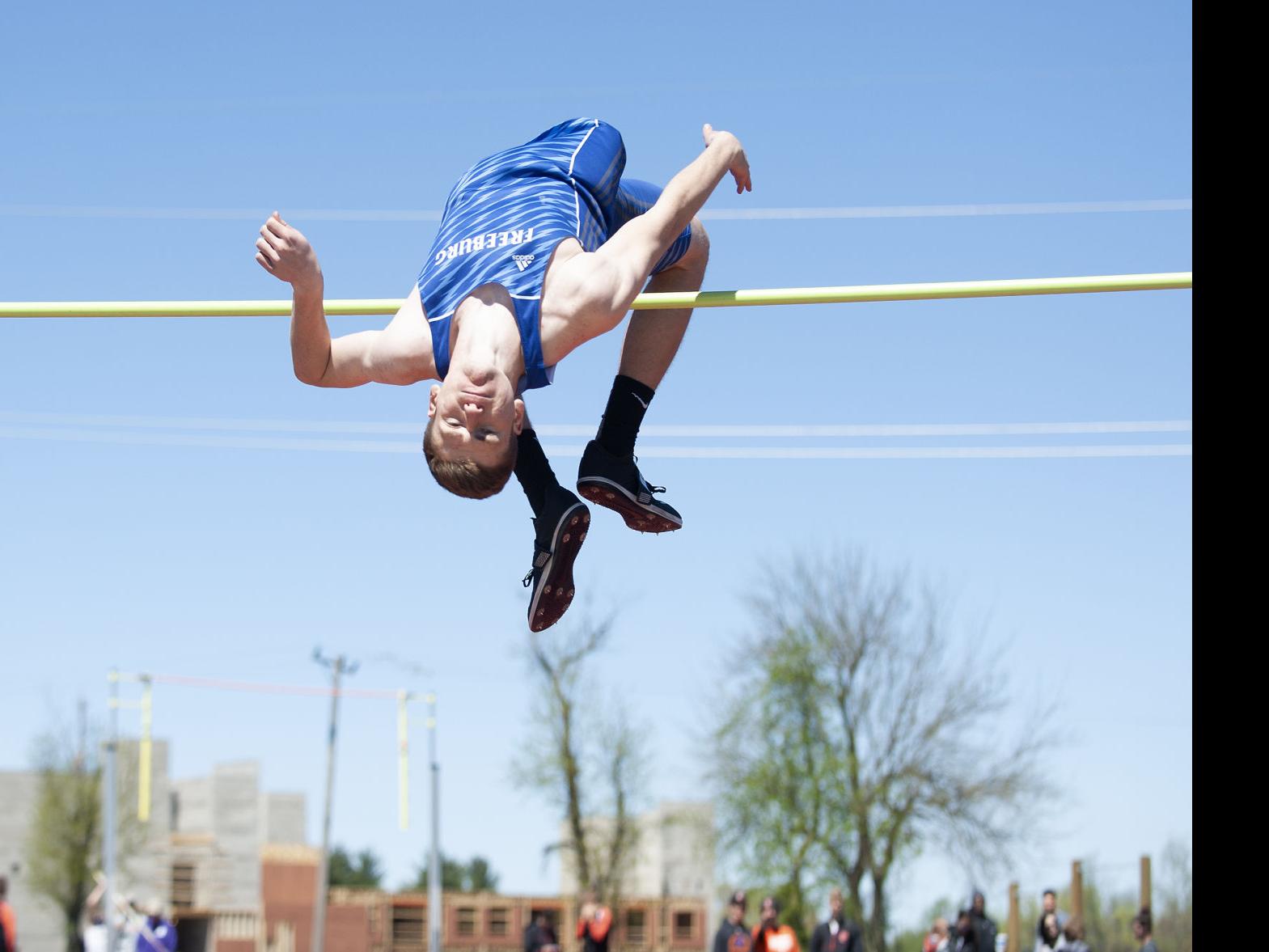 Freeburg S Pluff Continues To Make Giant Leaps Sets Winston Brown Meet Record Boys Track Stltoday Com