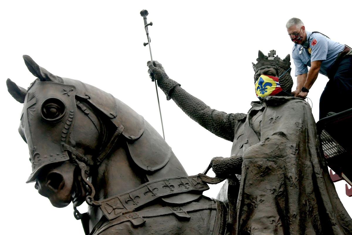 Masking King Louis IX to promote public health