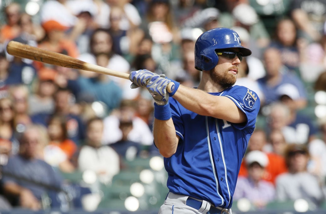 Cards maintain interest in Zobrist, report says