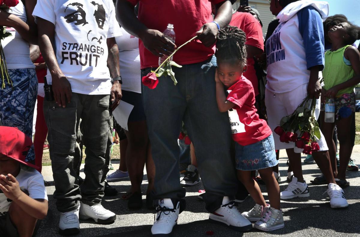 Michael Brown Remembrance Speaks To Resilience Sadness On 3rd Anniversary Of Death Law And Order Stltoday Com