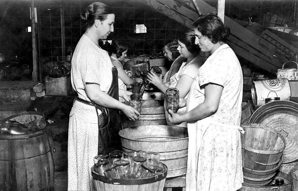 Canning of food during Great Depression, 1931