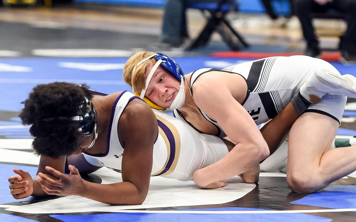 Class 4 District 2 boys wrestling tournament