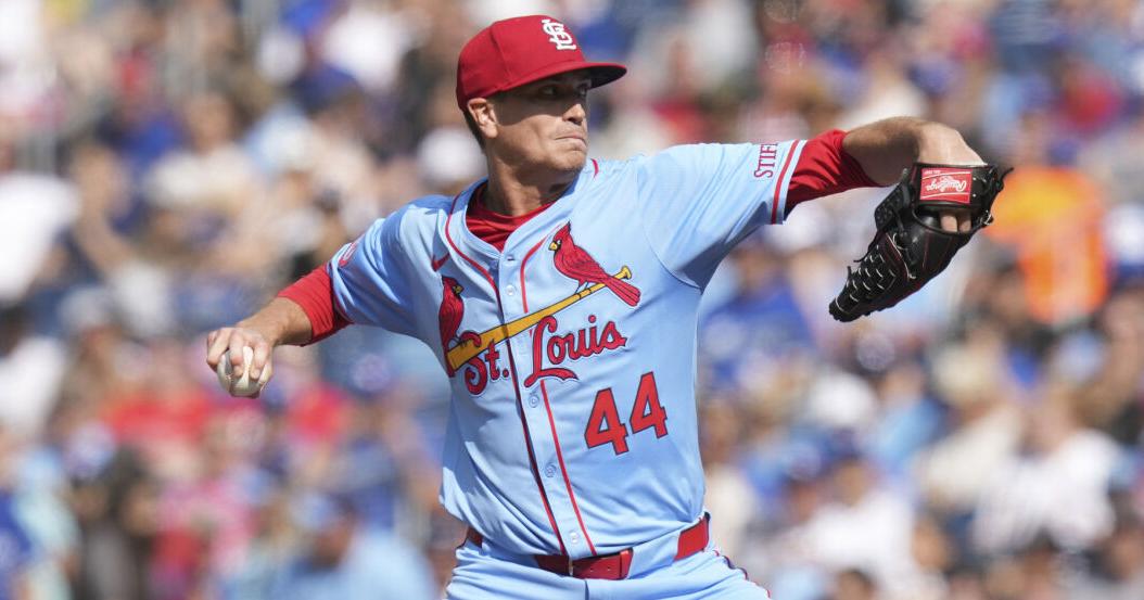 Kyle Gibson stolpert im sechsten Inning, während die Offensive der ...