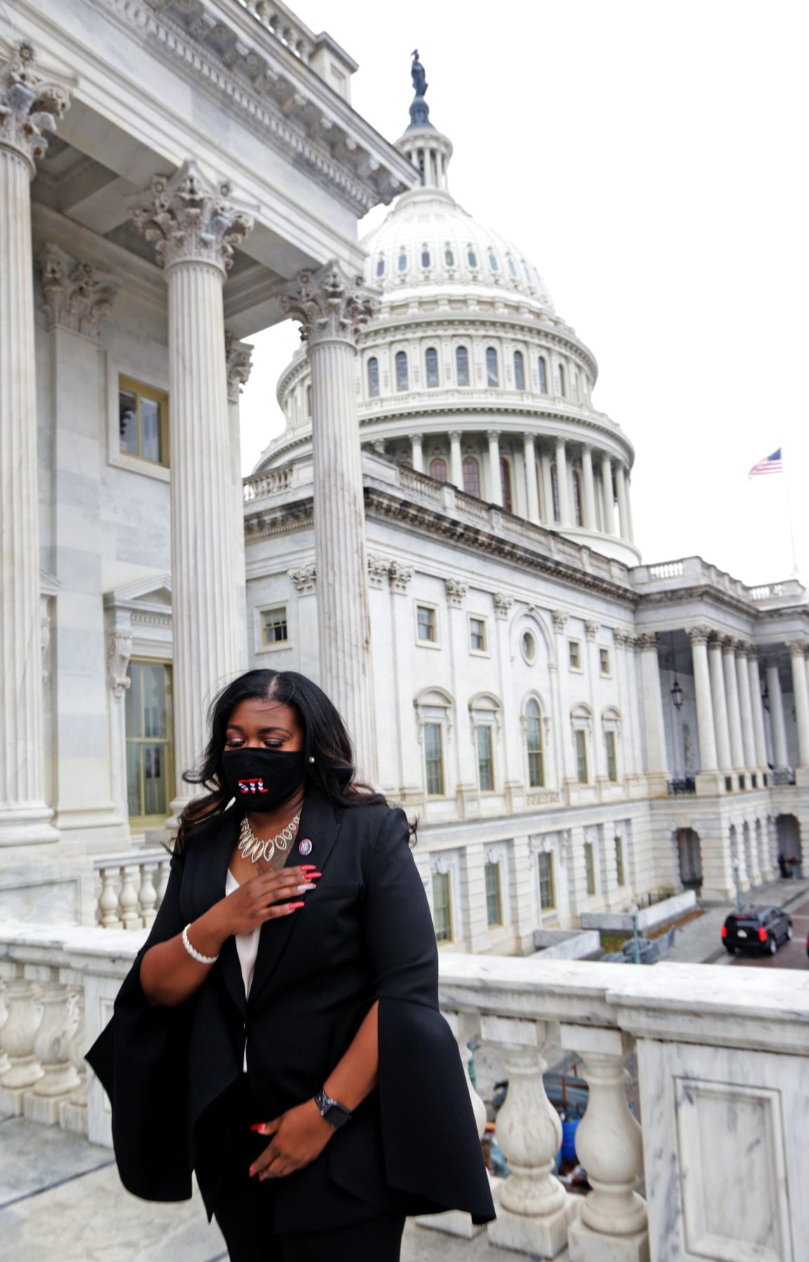 2021: Cori Bush Sworn In As First Black Woman To Represent Missouri In ...