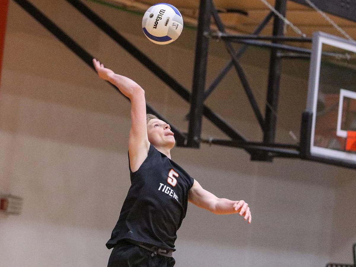 Edwardsville vs. O'Fallon boys volleyball