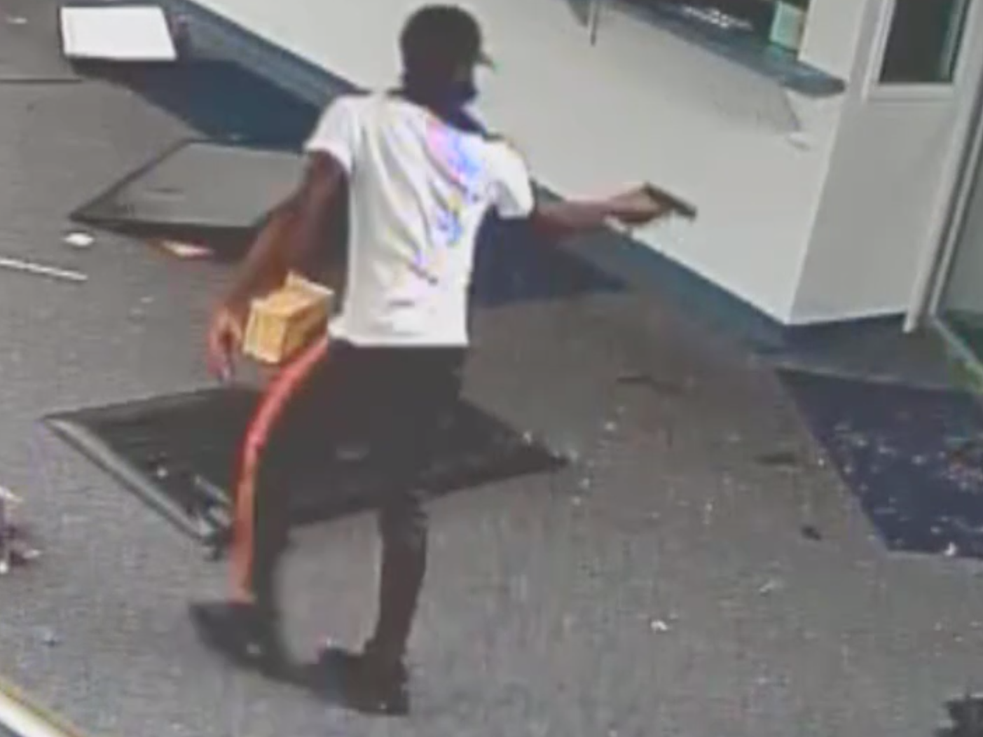 St Louis Police Release Pawn Shop Surveillance Video In Hunt For Killer Of Retired Police Captain Law And Order Stltoday Com