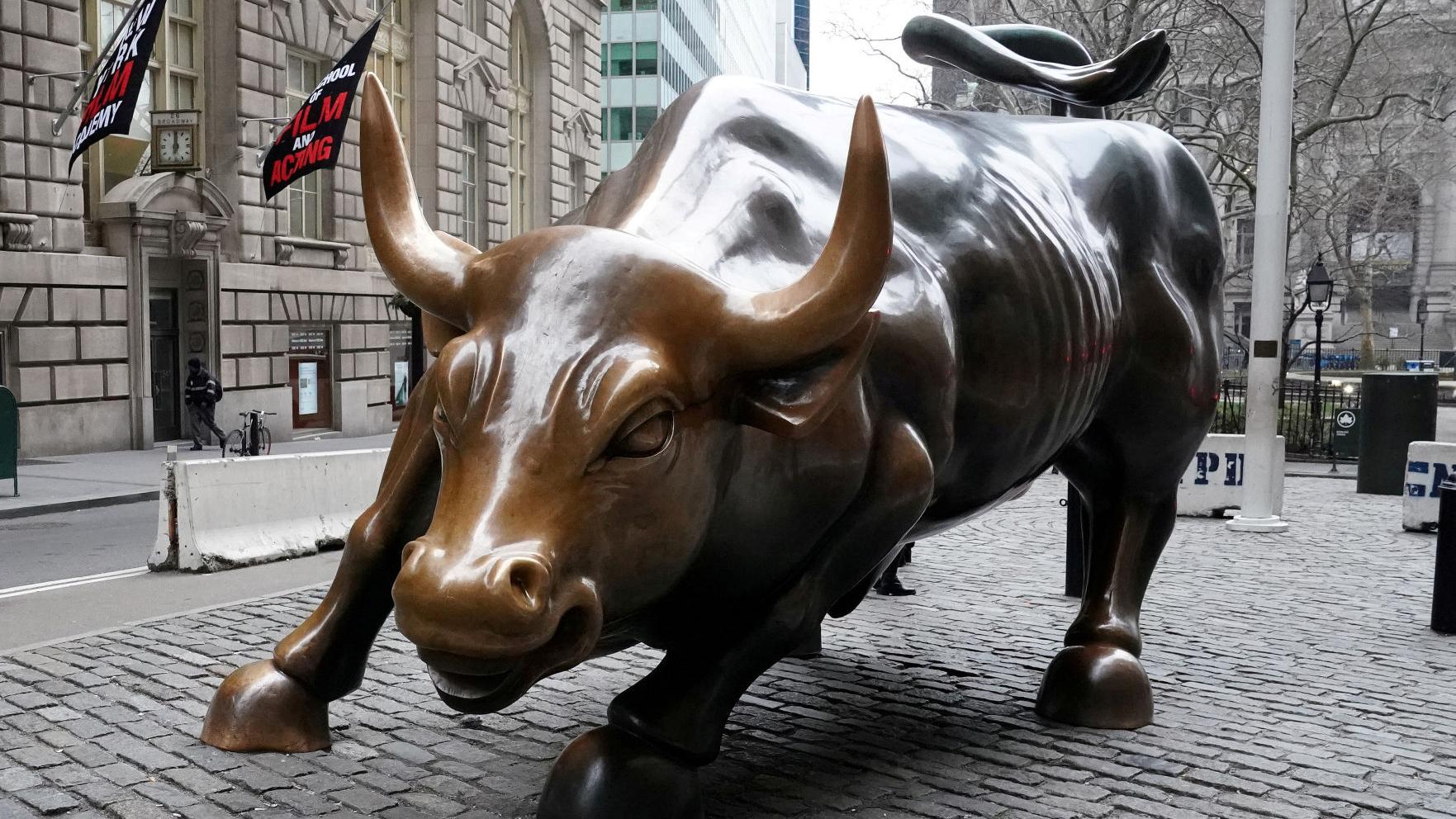 U.S. corporations signed pledge to be socially responsible, but still slashed jobs and prioritized shareholders