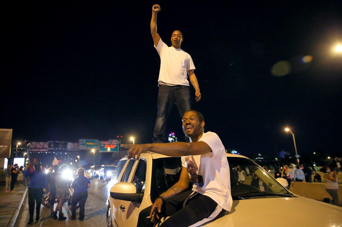 Protesters Block St Louis Interstate For Hours Before Gunshots