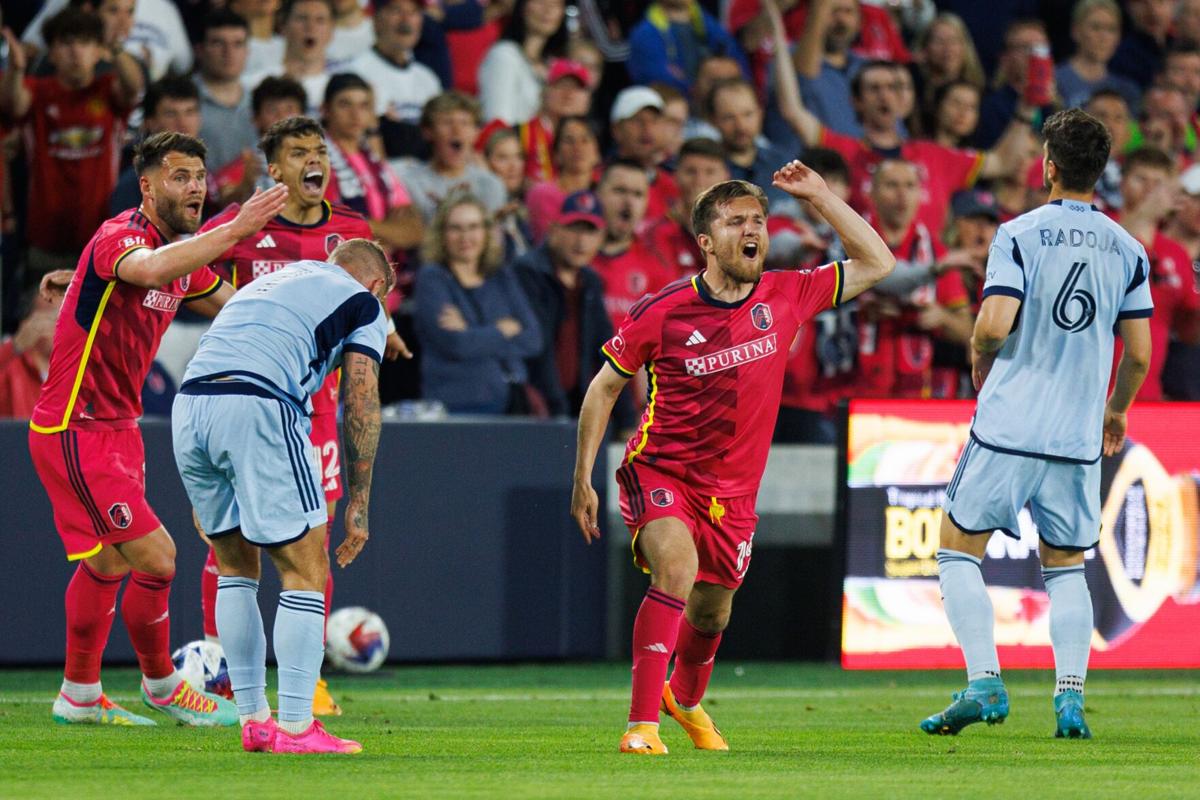 St. Louis City offense erupts in 4-0 win over Sporting Kansas City