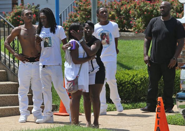 1 dead in shooting outside of St. Louis funeral home