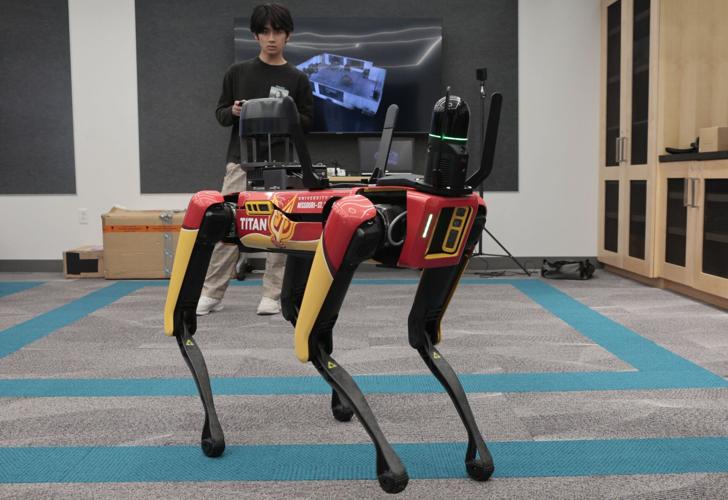 UMSL students get up-close insruction with robot dog