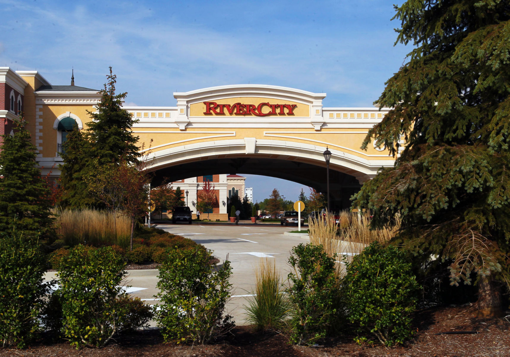 who owns river city casino