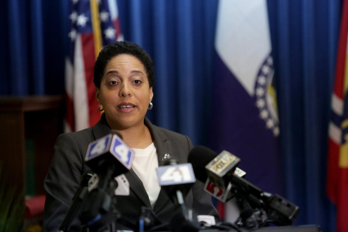 Governor's attorneys approached St. Louis prosecutor with deal: He'll