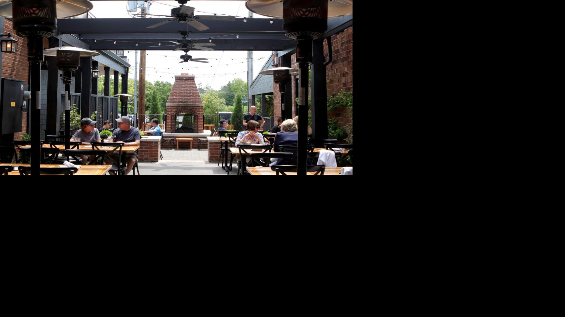 Sportscaster Jay Randolph being lauded for broadcast