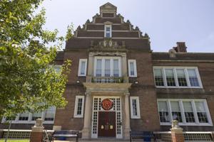 17 St. Louis Schools to Close