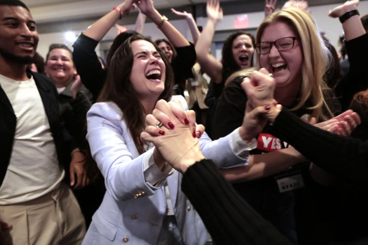 Missouri voters pass Amendment 3, protecting abortion rights