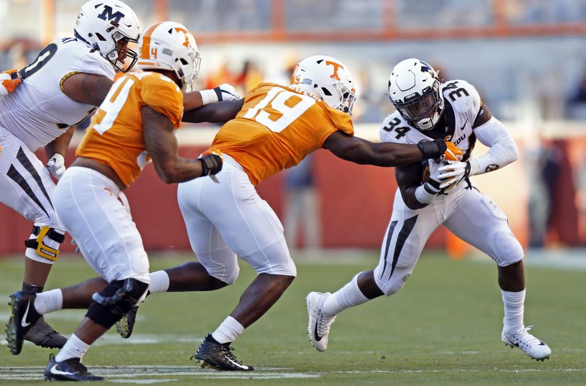 Mizzou Throttles Tennessee 50 17 Improves To 7 4 Mizzou Sports