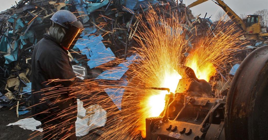 St. Louis scrap yard gets money to move to Ill.