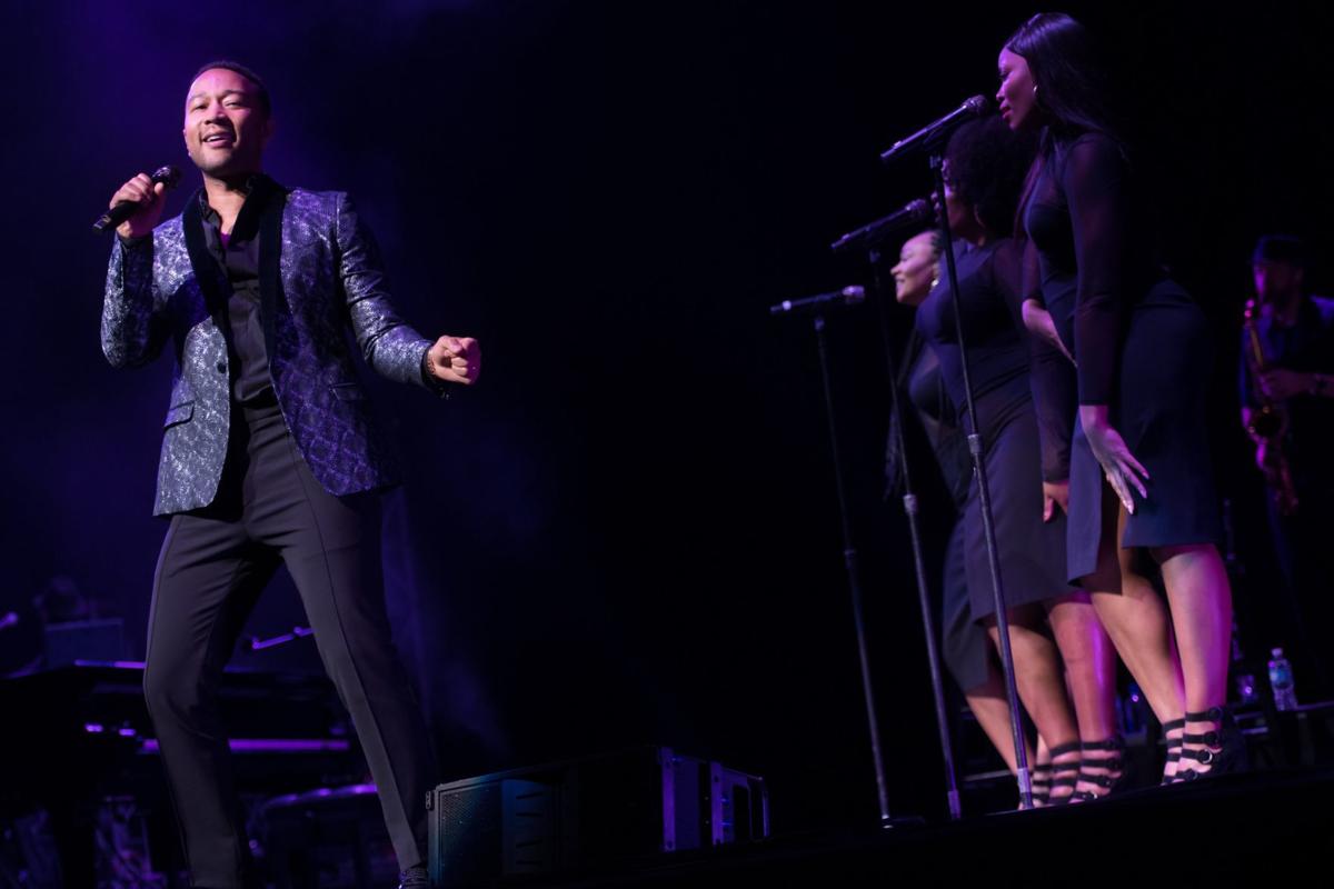 John Legend Shines In Variety Club Concert In St Louis Music Stltoday Com