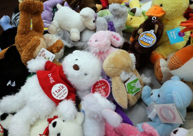 St. Louis Fire Department gets stuffed animal donations during Autism ...