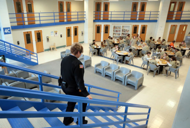 St. Louis County says paying for inmate lawyers might ease jail crowding | Law and order ...