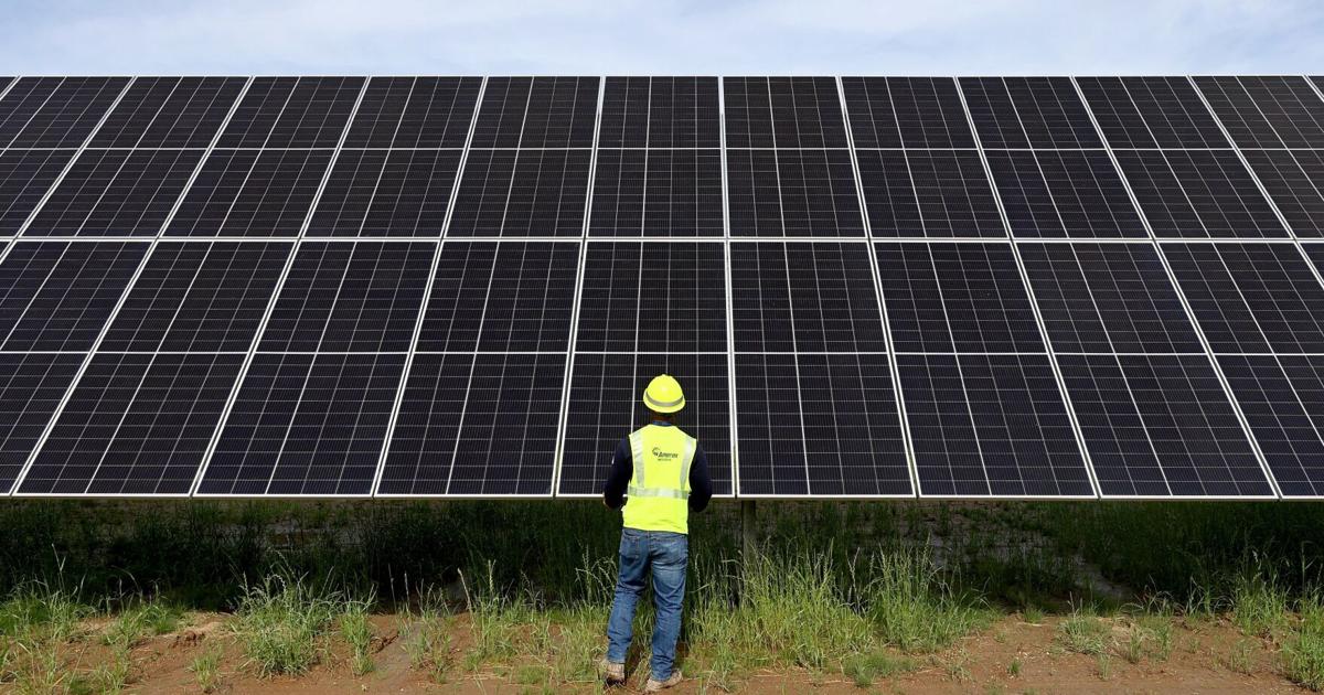Ameren plans its largest-ever solar farm, in a flurry of solar activity