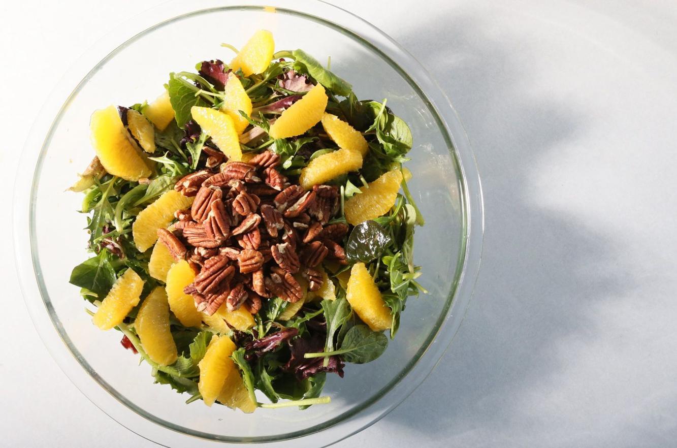 Mixed Green Salad With Oranges, Dried Cranberries and Pecans