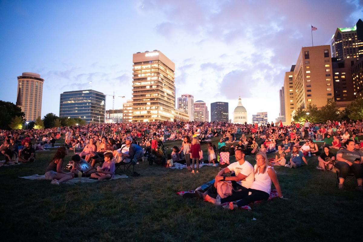 Yes There Are A Few Fireworks Displays This Weekend Here S Where To Find Them Hot List Stltoday Com