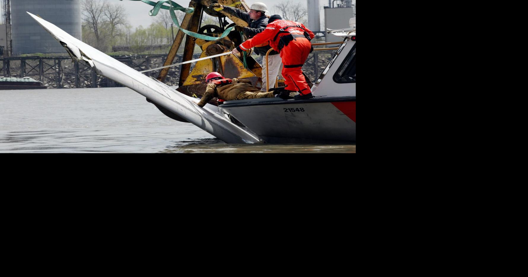 Pilots who engineered river landing were heroes, not terrorists, FBI says