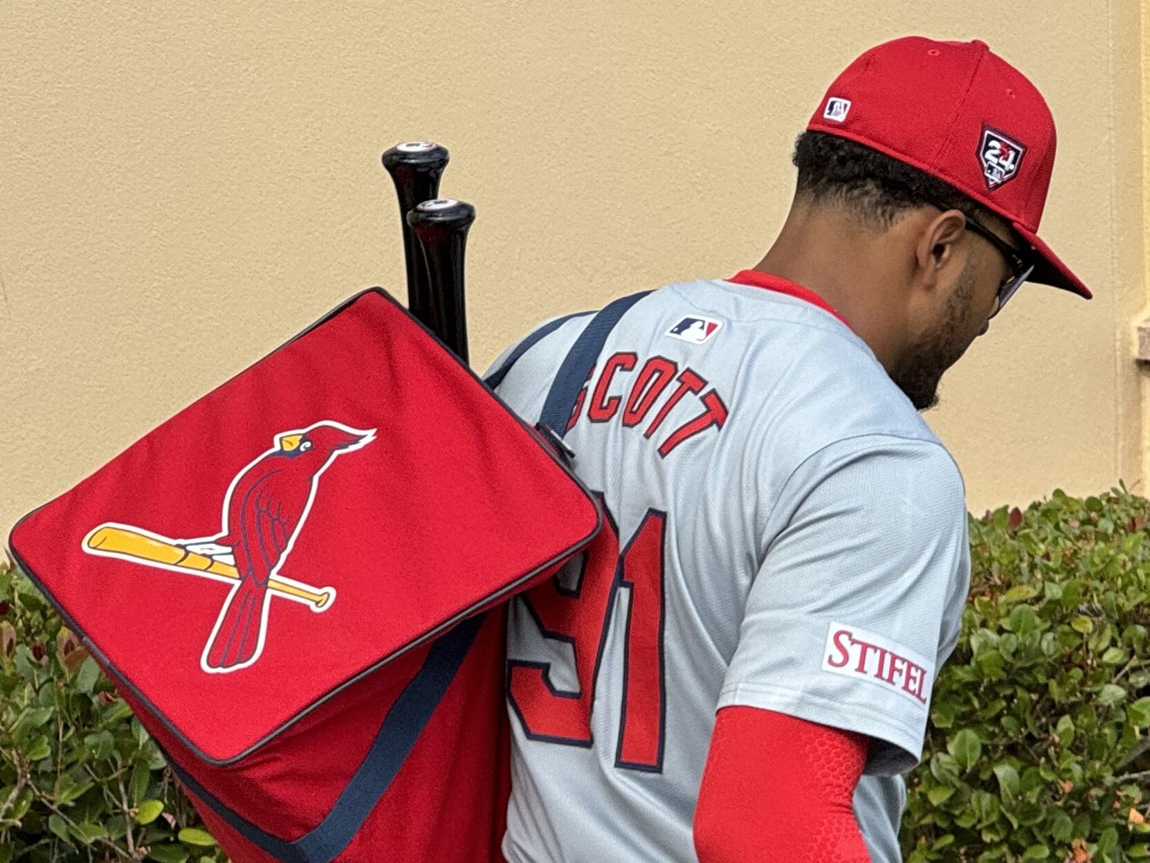 Why are Cardinals wearing grays? Uniform delays, not concerns for