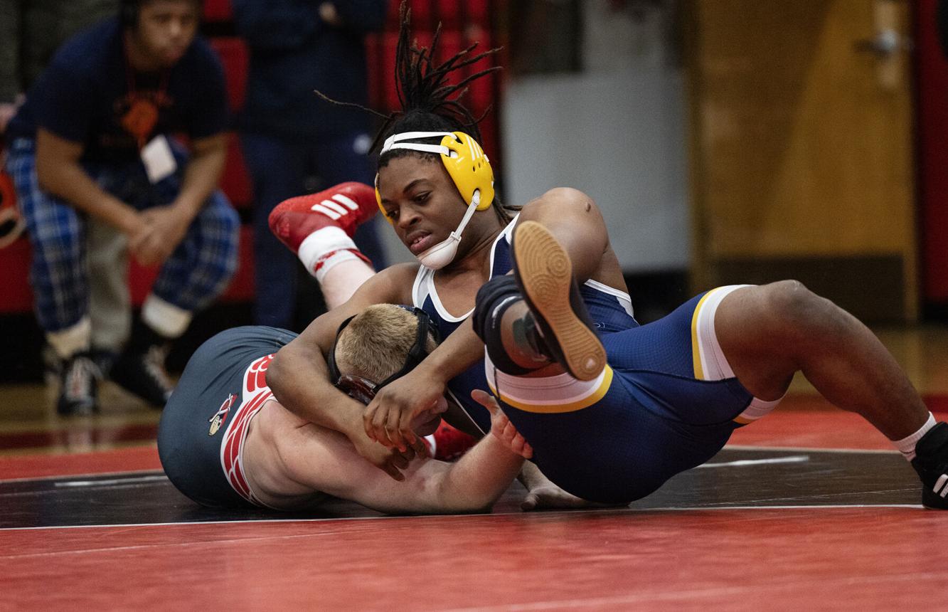 Carlyle's Waughtel brothers sweep Vandalia Sectional titles