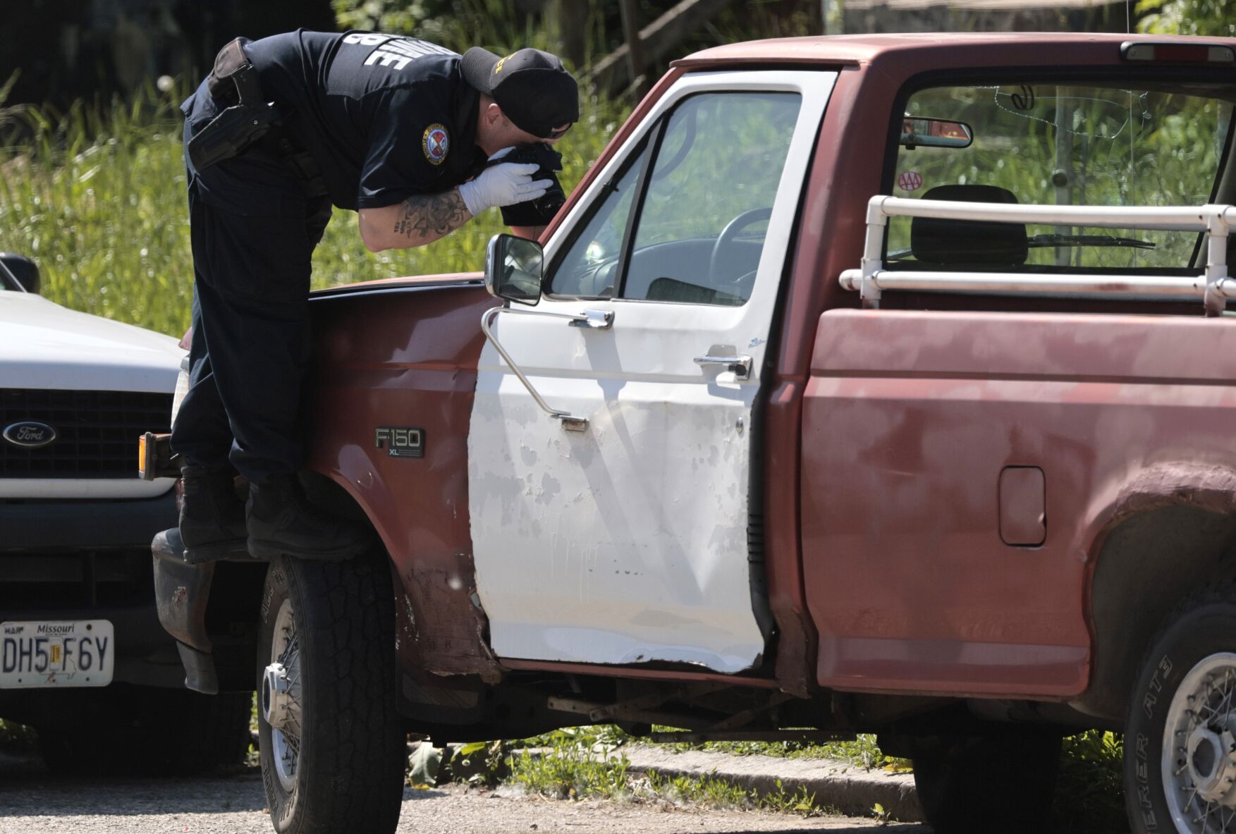Cops find 3 bodies at north 51 house, kill suspect in shootout
