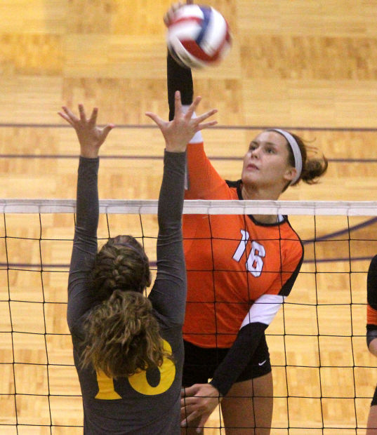 Edwardsville sweeps O'Fallon for 25th straight conference win Girls