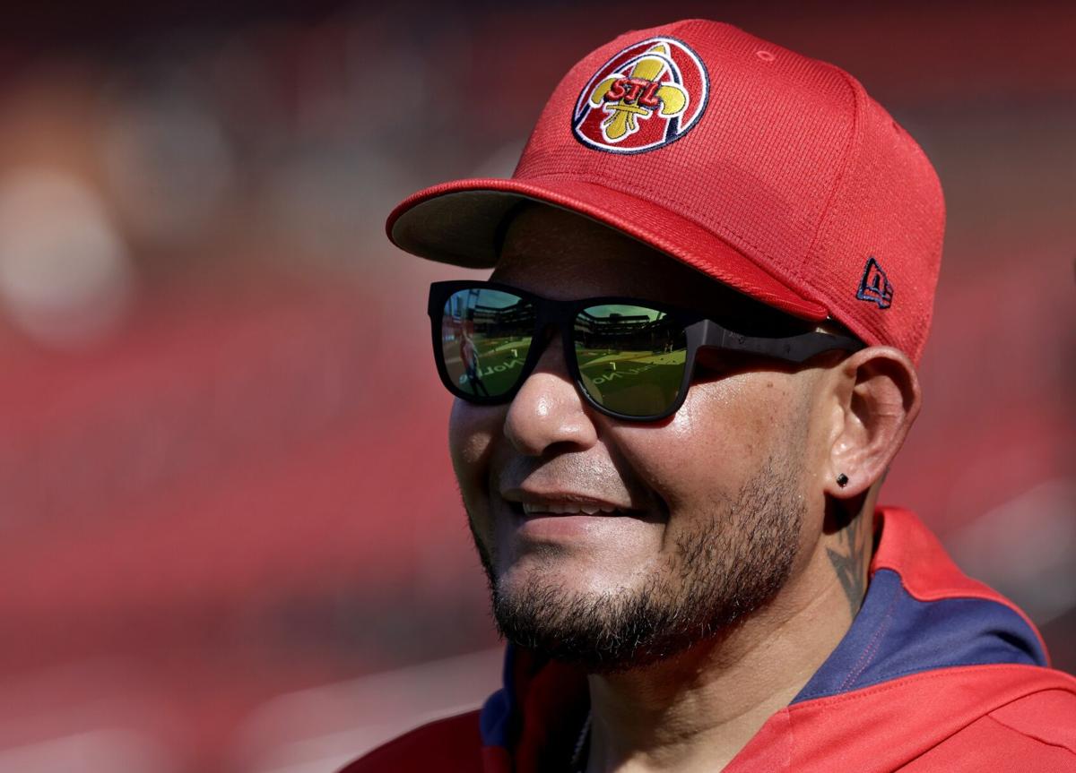 Back in uniform, Yadier Molina brings presence to dugout: Cardinals Extra