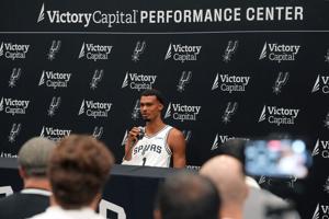 BASKETBALL-NBA/