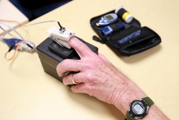 Noninvasive blood glucose testing