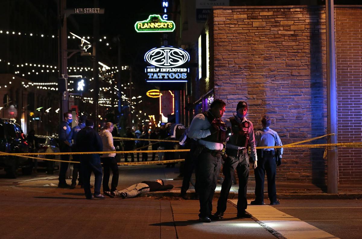Man shot in leg during fight on Washington Avenue downtown