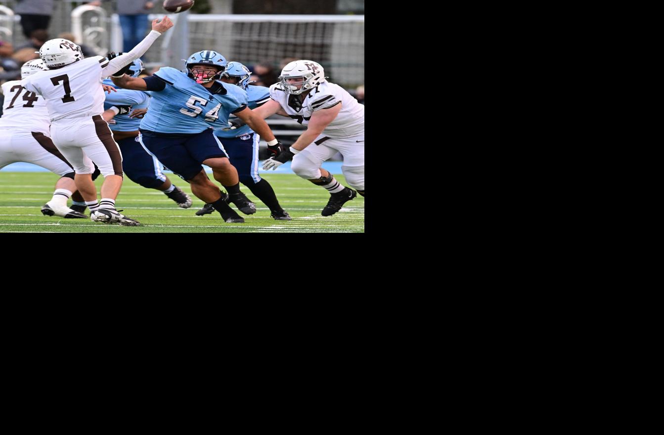 Belleville East's Jonathan Rulo, 2025 All-Metro football defensive player of the year