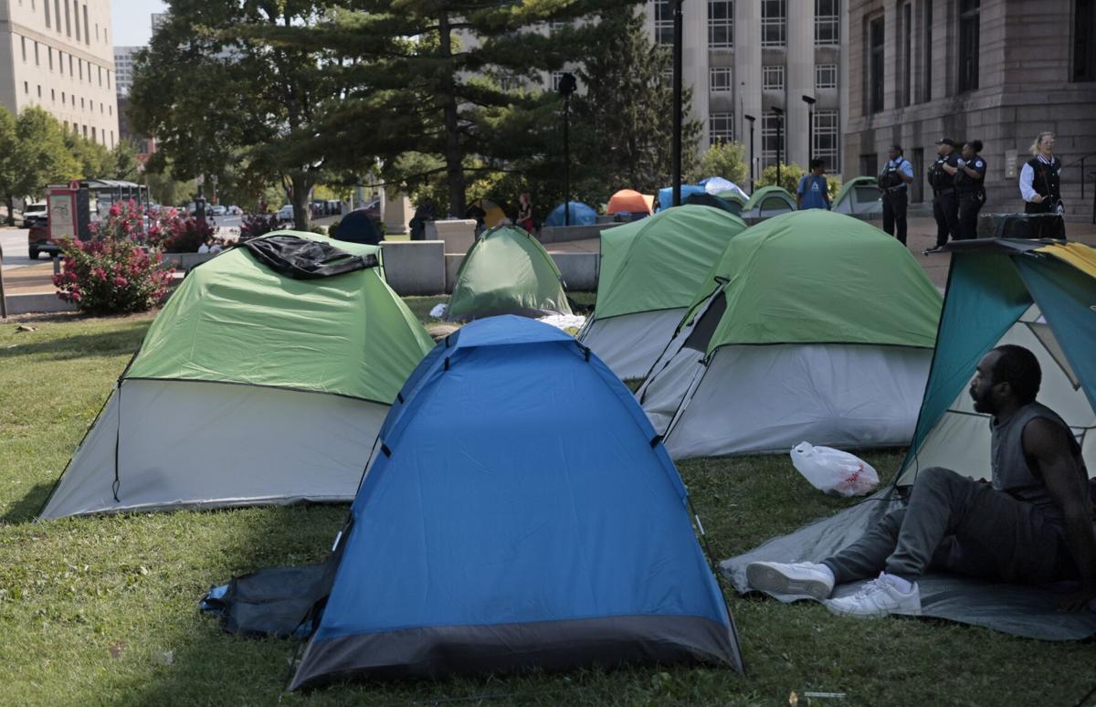 St. Louis officials clear encampment outside City Hall