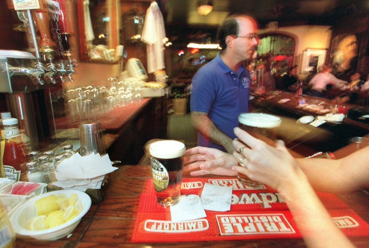 CD/WF/TOM'S BAR AND GRILL