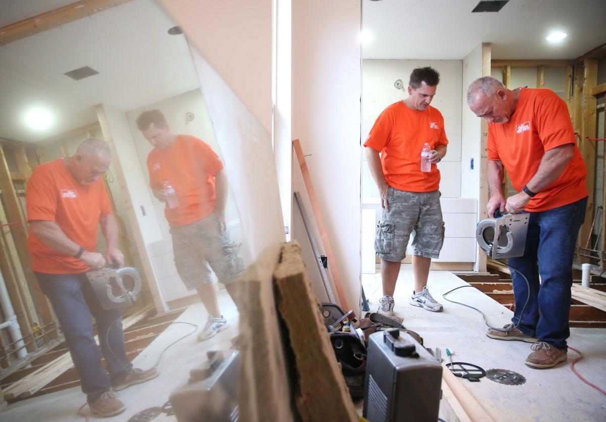 Volunteers help modify paralyzed veteran Chris Sanna's home in House Springs | Home & Garden ...