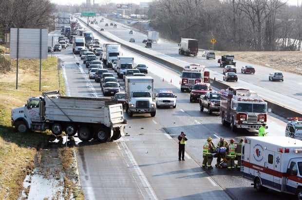 Police Investigate Two Truck Crashes On I 70 In St Charles County St Charles 1398