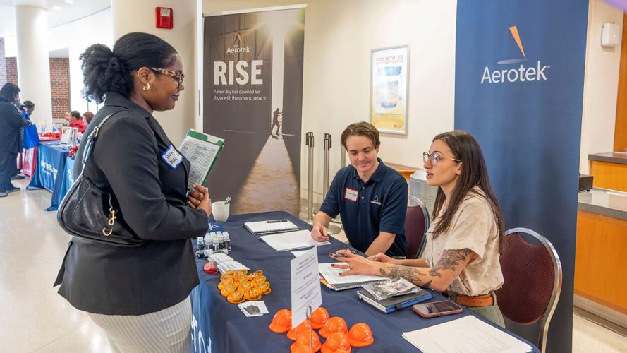 UMSL students and alumni come prepared to impress at Spring Career Fair