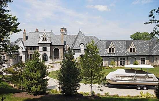 POKIN AROUND: Got $14.9 million? The mansion on the lake is for sale 
