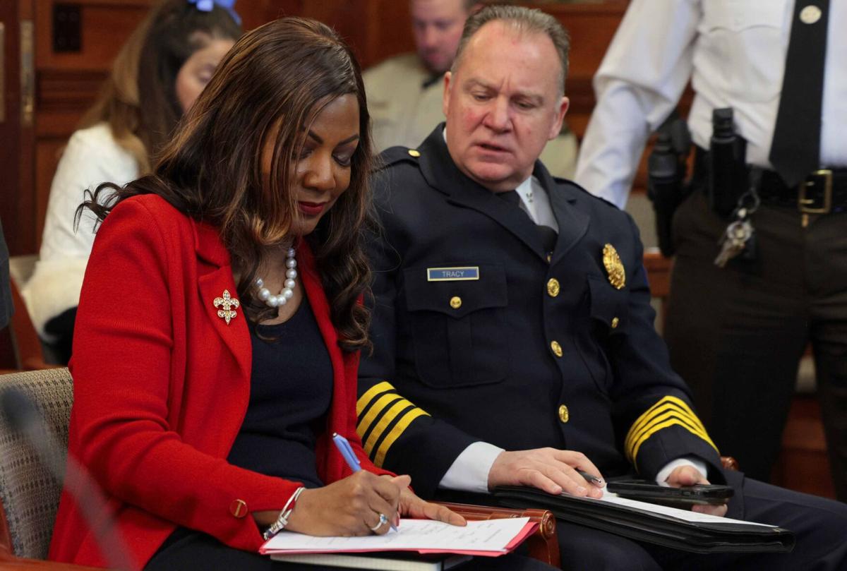 St. Louis Mayor Jones, Chief Tracy, defend local police control