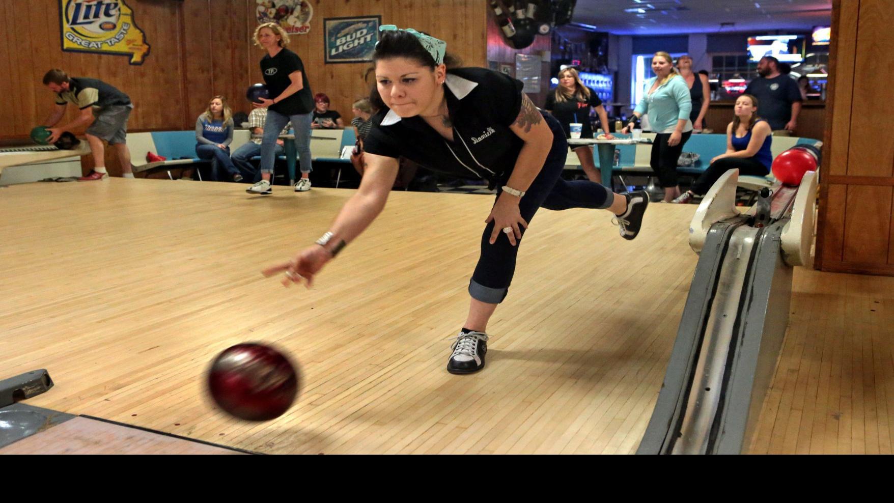 Saratoga Lanes In Maplewood The Area S Last Upstairs Bowling Alley Celebrates 100 Years Hot List Stltoday Com