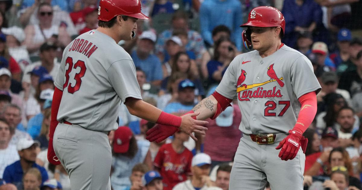 Cardinals row past Cubs with history-making performance at Wrigley Field