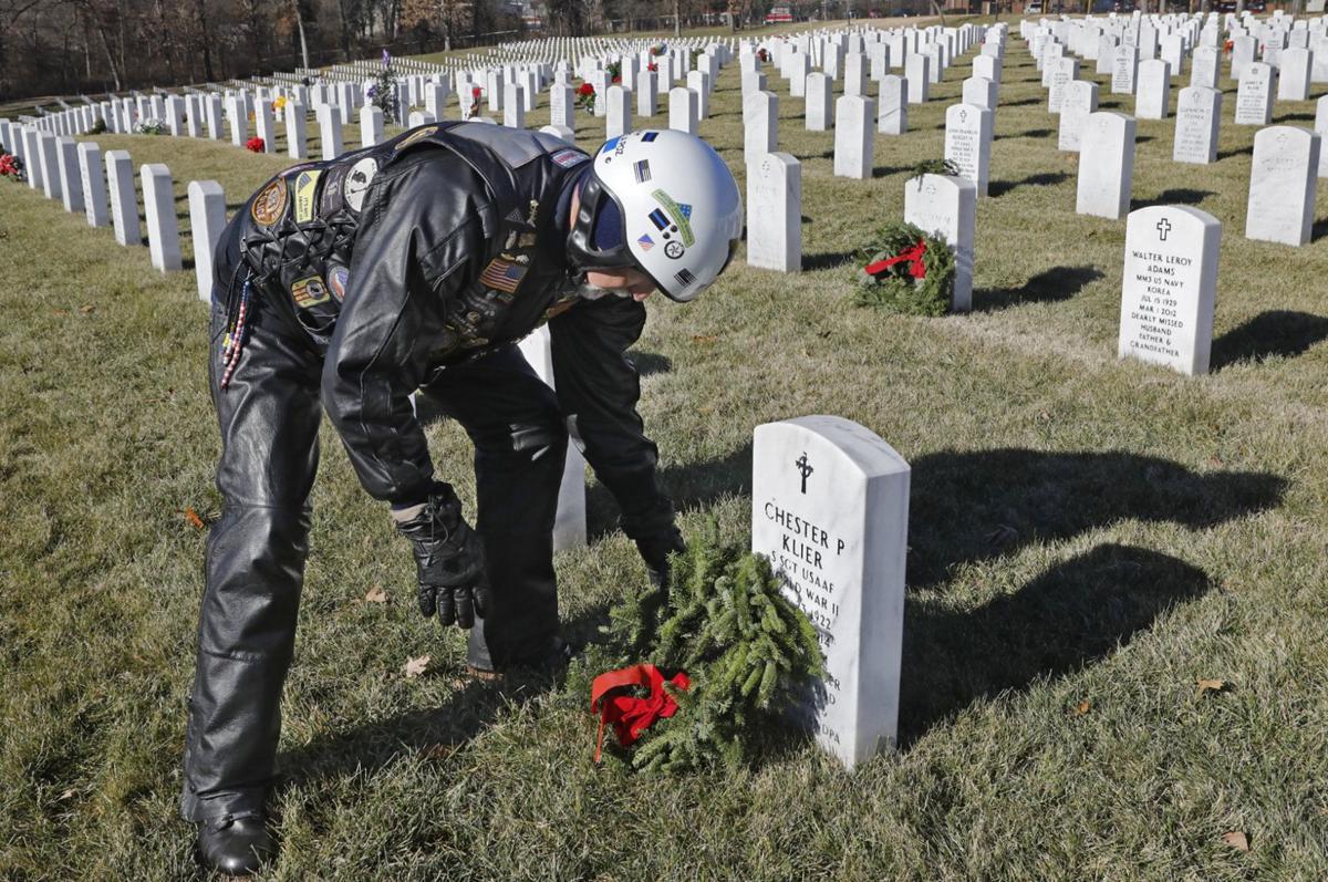 Recordsetting wreaths Nearly 30,000 laid at Jefferson Barracks graves